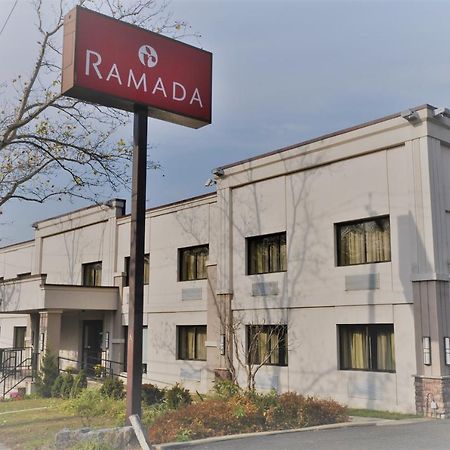 Ramada By Wyndham Staten Island New York Exteriér fotografie